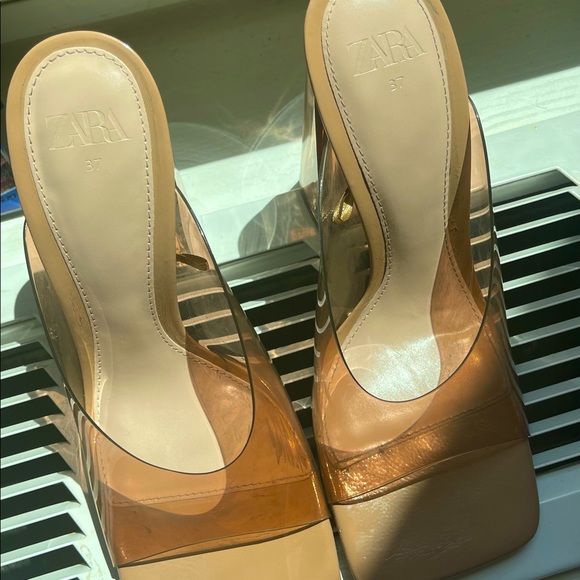 Front vinyl strap with squared vamp and transparent heels. Only worn once. - Picture 2 of 5